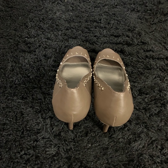 NWOT Studded Heals - Picture 4 of 4